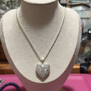 Elegant Silver Heart Pendant Necklace